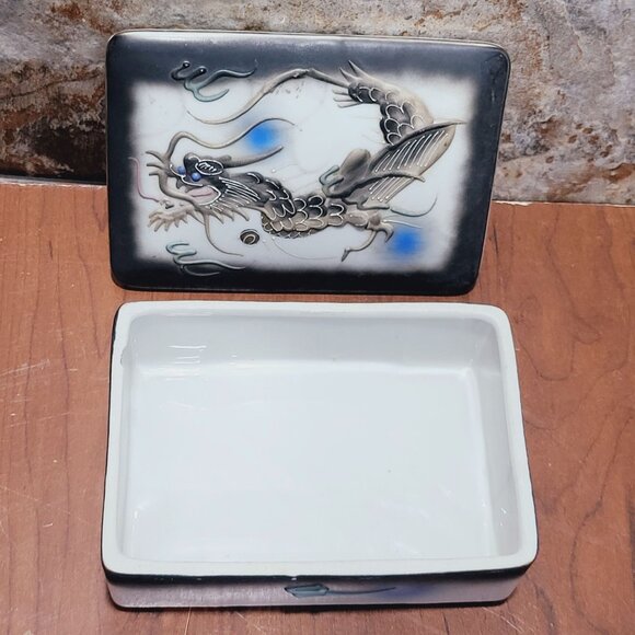 Vintage Hand Painted Moriage Dragon Ware Lidded Cigarette Trinket Box Japan - Picture 6 of 13